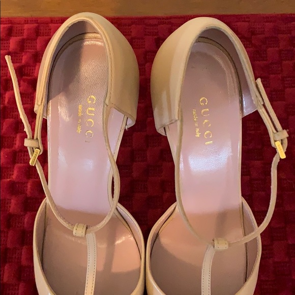 Gucci Studded Pump - Picture 2 of 8